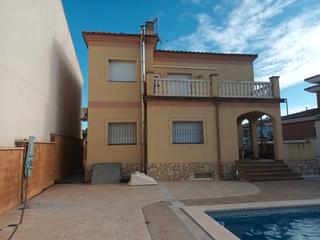 Chalet in Centre. Maravilloso chalet individual de 251 m2 construidos en una zona