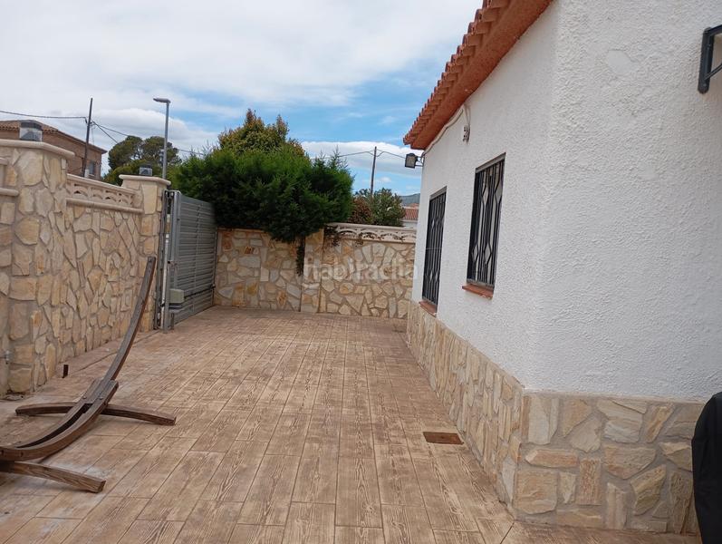 Foto 4723ac6d-6ddd-4852-83c3-3bc9d34c69a3. Casa amb aparcament a Centre Miami Platja