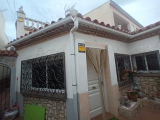 Chalet in Centre. bonito chalet de 180 m2 en el centro de miami platja a 300 m