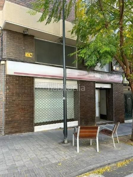 Foto aa12ac93-b017-46c7-b0be-cb5a225cd893. Local comercial venta de excelente local comercial que hace esquina zona altozano en Alicante