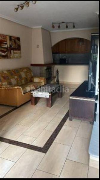 Foto 68705f98-da4b-4544-b2a6-6a7f534f692d. Casa adosada se vende adosado en port marí playa carabasí en Santa Pola