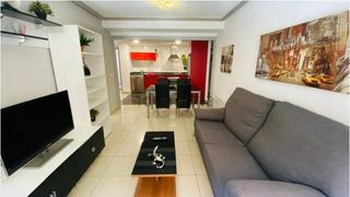 Rent Flat in Altozano - Conde Lumiares. Alquiler de linda vivienda reformada zona altozano con terraza