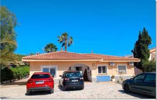 Casa a La Huerta. Venta casa con piscina en  en mutxamel