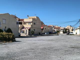 Casa adossada en San Fulgencio. Se vende bungal adosado en urb. la marina, san fugencio, alican