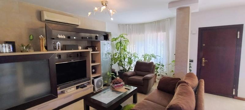 Foto d397f5ab-7049-4c79-8a18-de7ce24cccb4. Semi detached house with parking pool in Playa Muchavista Campello (el)