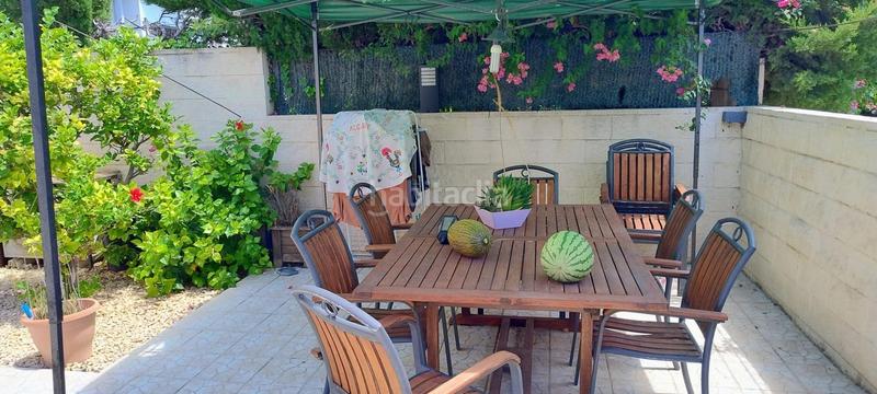 Foto f22bf346-c17f-490f-baf9-9559a37e771a. Semi detached house with parking pool in Playa Muchavista Campello (el)