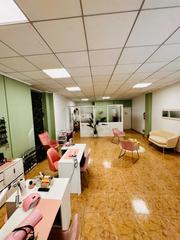 Umzug Geschäftsraum in Centro. Traspaso de excelente local comercial con actividad estetica y b