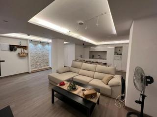 Rent Ground floor in Ensanche-Diputación. Alquiler de entreplanta reformada zona ensanche de 2 dormitorios