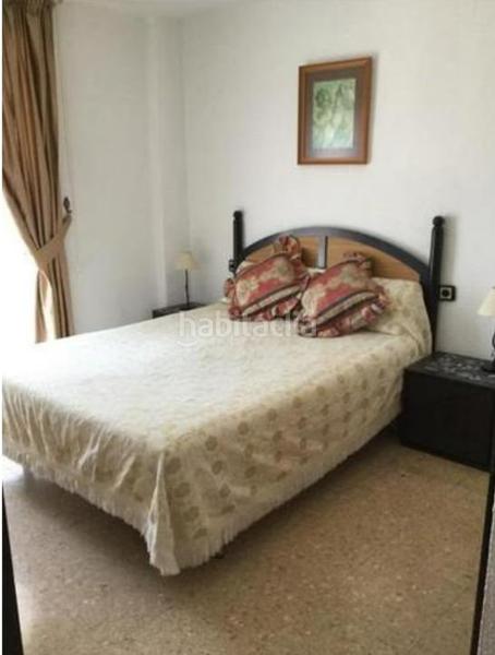 Foto a63b542c-7fd7-4675-b448-8733d79482a5. Alquiler piso alquiler de vivienda con vistas al mar zona Albufereta en urbanización con piscina y garaje en Alicante