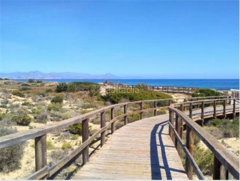 Foto 56c72a64-d232-49b7-bb66-3b558c653f95. Dúplex fantástico duplex en venta en arenales del sol en Elche / Elx