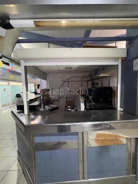 Foto eb42d2aa-1b45-4b51-ba2b-b7342b7b7add. Alquiler local comercial traspaso de local comercial con actividad cafetería que hace esquina dentro del mercado de Benalúa en Alicante