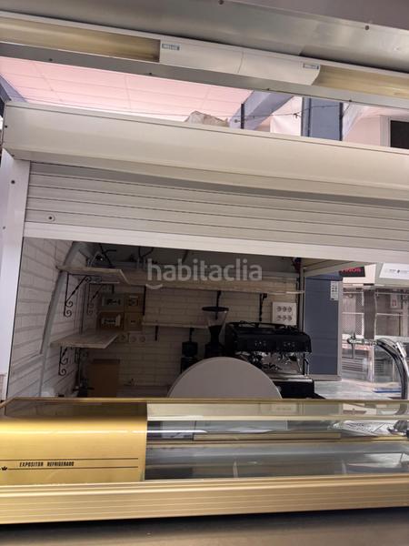 Foto fa3743cf-c04b-49db-95cf-ac03360f4a0a. Alquiler local comercial traspaso de local comercial con actividad cafetería que hace esquina dentro del mercado de Benalúa en Alicante