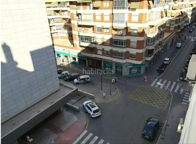 Foto f021ff56-dab9-44ef-8d32-5f9603dca9a3. Lloguer pis amb calefacció aparcament a Ensanche-Diputación Alicante