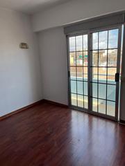 Lloguer Pis a Mercado. Alquiler de amplia vivienda sin amueblar zona mercado central