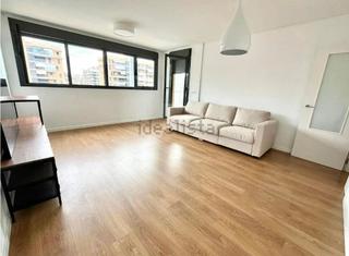 Lloguer Pis a PAU 5. Alquiler de excelente vivienda zona pau v en urbanización