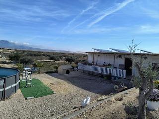 Propriété à La Huerta. Se vende parcela rustica, con casa contenedor y piscina.