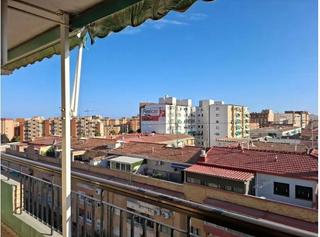 Appartement à Florida Alta. Venta de excelente vivienda en planta 6 con vistas despejadas zo