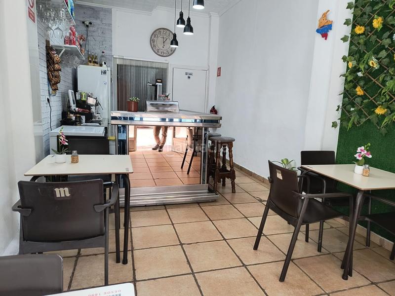Foto 1945341f-7c06-4b2e-b347-0039022c0afe. Alquiler local comercial se traspasa local con permiso de cafetería, bar y restaurante en Alicante