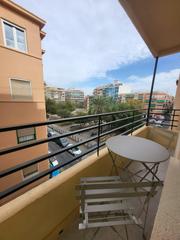 Rent Studio in Carolinas Altas. Alquiler de estudio zona altozano con balcón