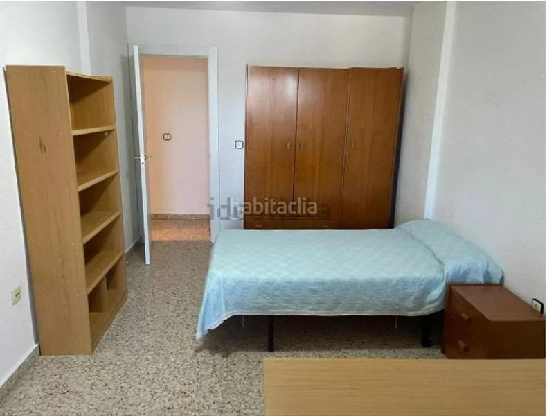 Foto a5acfc04-5be5-41d0-a694-6af39e16bb9c. Rent flat with heating parking pool in Florida Baja Alicante