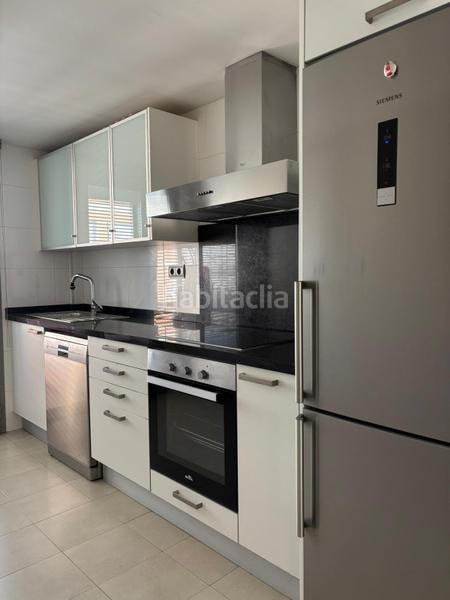 Foto 897c89eb-04f9-43f5-af3a-0749410fa7af. Alquiler piso alquiler de excelente vivienda de 4 dormitorios zona centro en Alicante