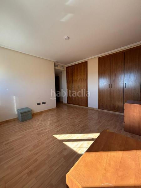 Foto 92846cc4-dec2-438c-8a79-06f76ff1f1f1. Alquiler piso alquiler de excelente vivienda de 4 dormitorios zona centro en Alicante