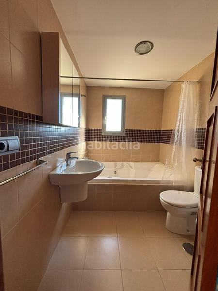 Foto b6e73ac5-54e3-48c7-9b70-9cfb9f743880. Alquiler piso alquiler de excelente vivienda de 4 dormitorios zona centro en Alicante