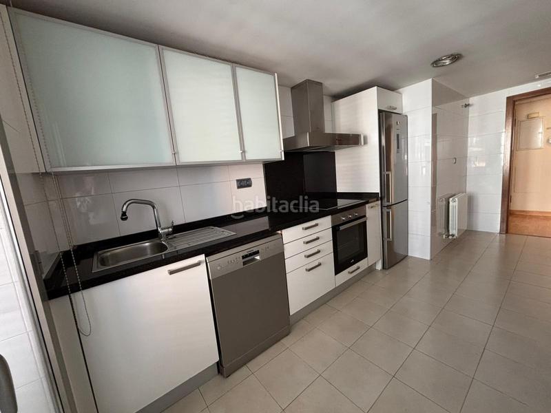 Foto d3142427-be54-430d-9890-a8accc039729. Alquiler piso alquiler de excelente vivienda de 4 dormitorios zona centro en Alicante