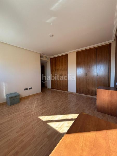 Foto e16d55e0-1a1e-4217-b38e-64b767e56906. Alquiler piso alquiler de excelente vivienda de 4 dormitorios zona centro en Alicante