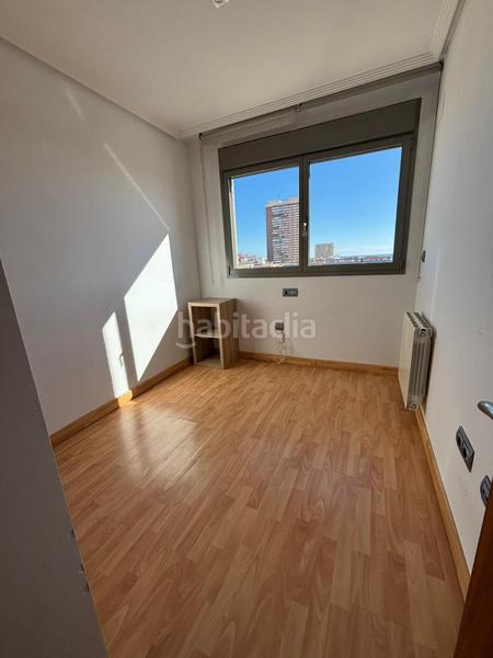 Foto e7b6f783-d482-4cf2-808b-b86a67ca0512. Alquiler piso alquiler de excelente vivienda de 4 dormitorios zona centro en Alicante
