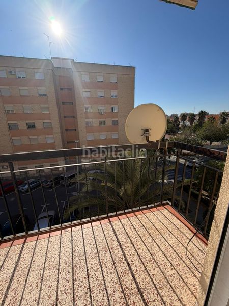 Foto 04f4e52a-2b18-4ce4-a5fb-c3236e7a50f7. Pis amb calefacció a Cuatrocientas Viviendas Alicante