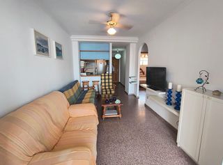 Appartement à Los Arenales del Sol. Venta de magnifico piso frente al mar