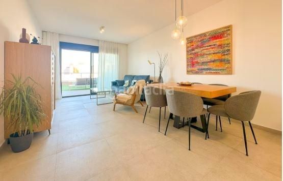 Foto 7559bc64-d7a6-4371-9621-897f125d2b11. Apartament amb aparcament piscina a Monte y Mar Santa Pola