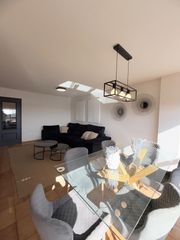 Lloguer Pis a Barrio del Centro. Alquiler de amplia y estupenda vivienda con vistas al mar  terra