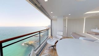 Pis a Albufereta. Venta de maravillosa vivienda con vistas al mar y estilo único y