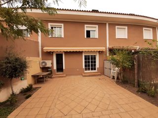 Miete Reihenhaus in Alicante Golf. Alquiler de estupendo chalet adosado zona golf con gran terraza