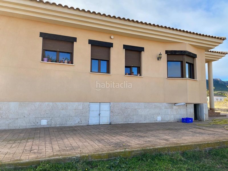 Foto f84b0237-188b-4af8-ac34-34979cc07548. Xalet amb calefacció a Yecla