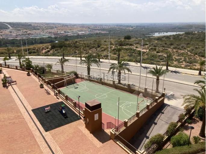 Foto 0c272f23-3432-476b-aa01-7f9869a53095. Apartament amb calefacció aparcament piscina a Los Arenales del Sol Elche / Elx