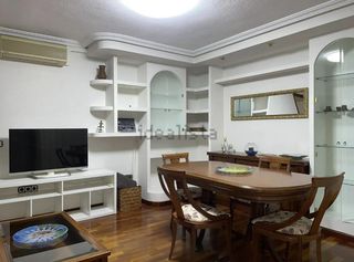 Affitto Appartamento in Mercado. Alquiler de vivienda en perfecto estado zona mercado central