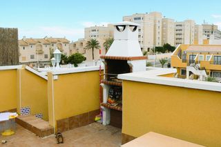 Casa adossada a Los Arenales del Sol. Magnifica oportunidad a la venta