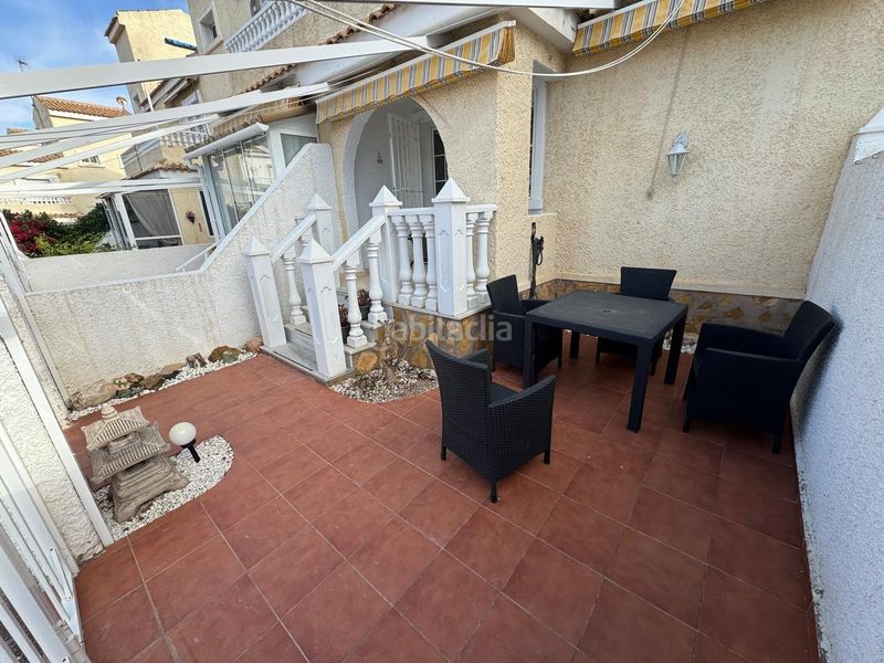 Foto 2327bb95-8086-47cc-a1bb-8ab64aa55901. Casa amb piscina a Monte y Mar Santa Pola