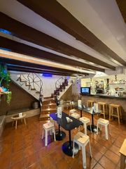 Traspàs Local Comercial a Casco Antiguo - Sta. Cruz - Ayuntamiento. Traspaso de local comercial con licencia de cafeteria y pub zona