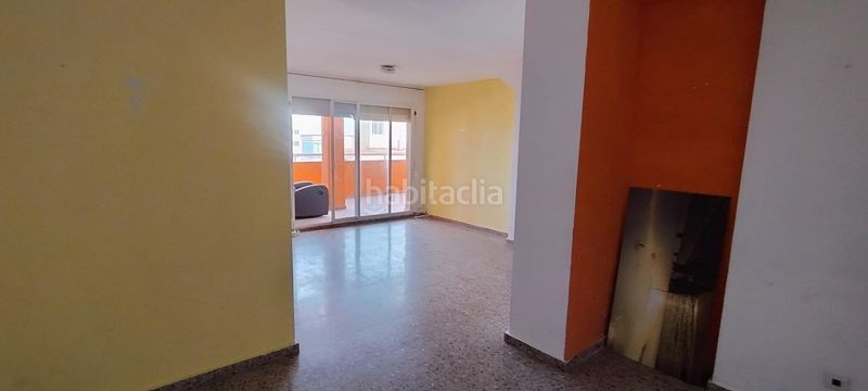 Foto b0c3ea2a-a68c-4e5a-947a-10f8658b82cb. Àtic amb aparcament a Campello Playa Campello (el)