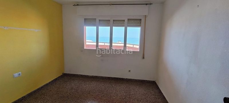 Foto beb36205-ccf0-4d3c-bdab-9d278a1dfc3e. Àtic amb aparcament a Campello Playa Campello (el)
