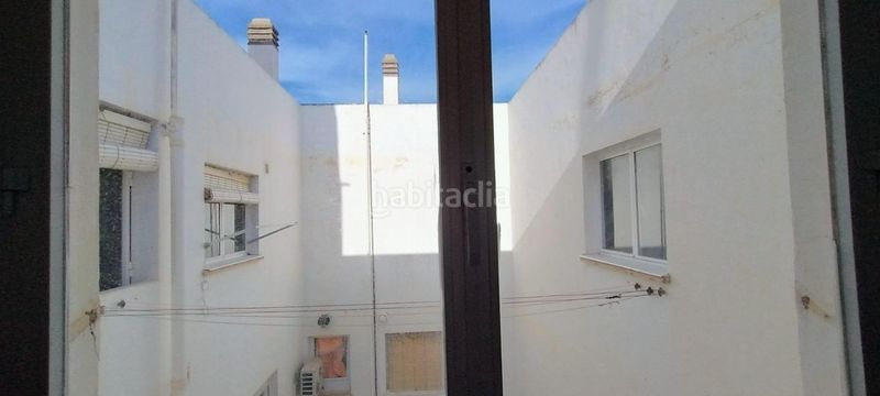 Foto f54b0c8e-db55-4c79-bffa-0290da9ad2c5. Àtic amb aparcament a Campello Playa Campello (el)