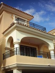 Reihenhaus in Bonalba-Cotoveta. Adosado luminoso 3 hab., 2 baños, garaje y trastero  bonalba gol