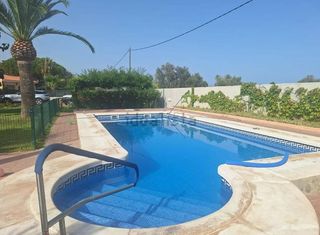 Lloguer Xalet a Cabo de las Huertas. Alquiler de estupendo chalet independiente zona albufereta con p