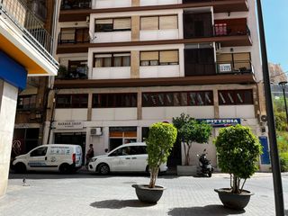 Miete Büro in Barrio del Centro. Oficina en zona mercado oportunidad !!