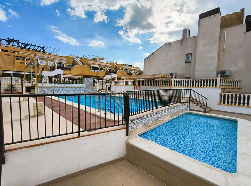 Foto efc090af-35f5-415a-9180-9a7fcf000346. Casa amb aparcament piscina a Los Arenales del Sol Elche / Elx