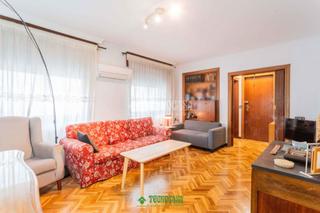 Pis  Calle hermanos pinzón. Piso en venta en almería